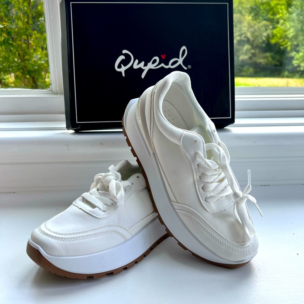 Qupid White Tennis Shoe